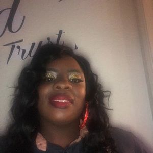 Meet your Posher, Latonya